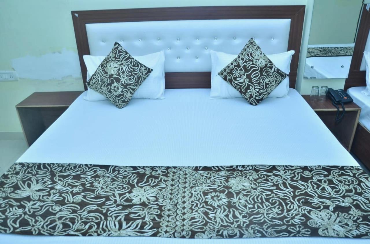 Awesome Home Stay Агра Экстерьер фото